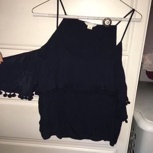 blue blouse, cut out shoulders